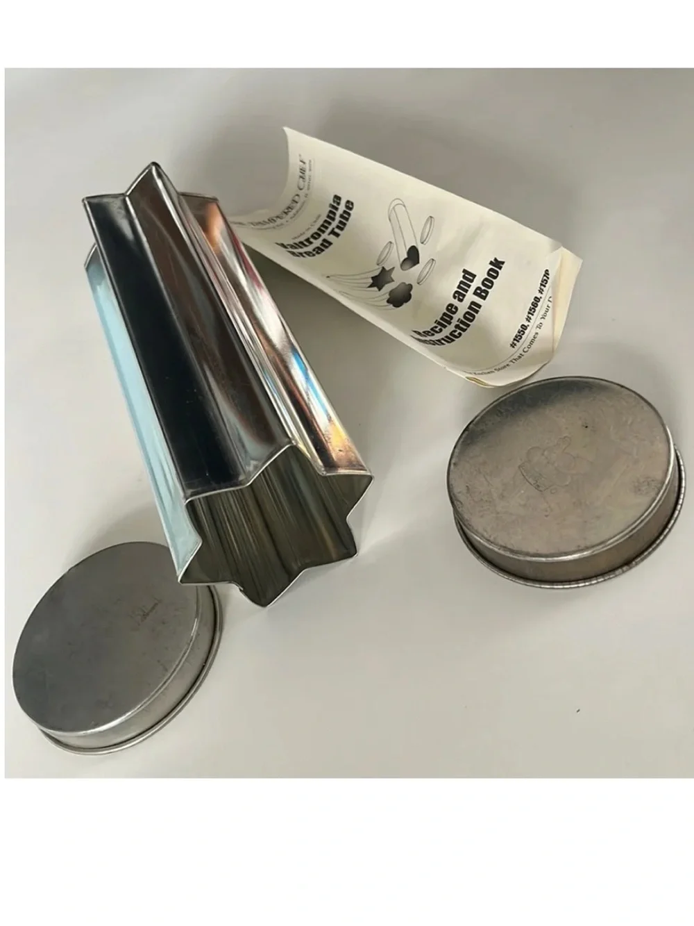 Pampered chef Valtrompia STAR bread tube Metal Cake Mold with Round lids
